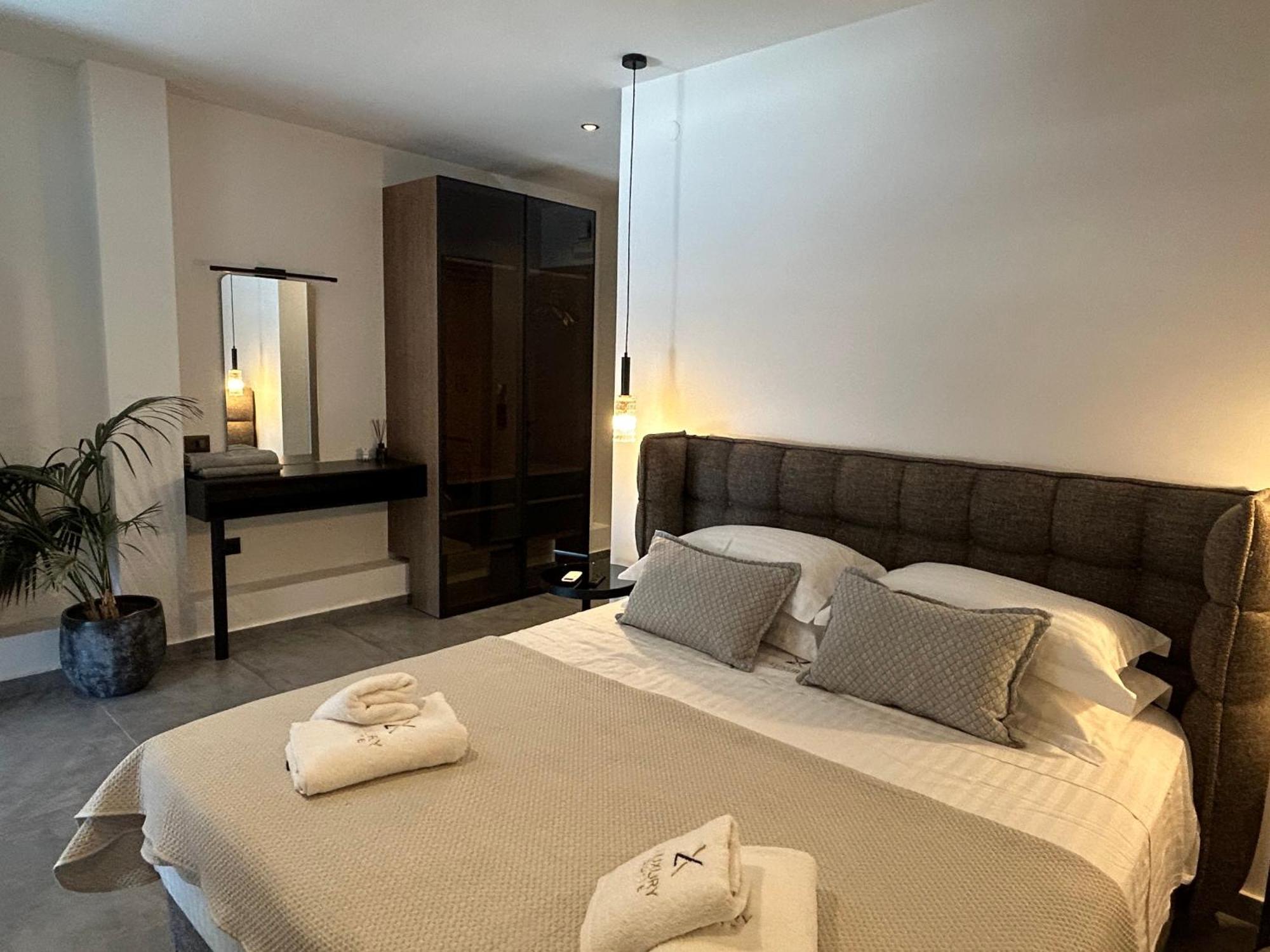 X Luxury Suites Аргостолион Екстериор снимка