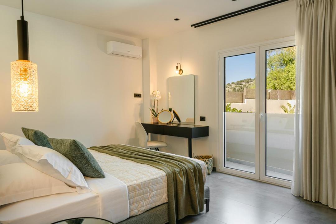 X Luxury Suites Аргостолион Екстериор снимка