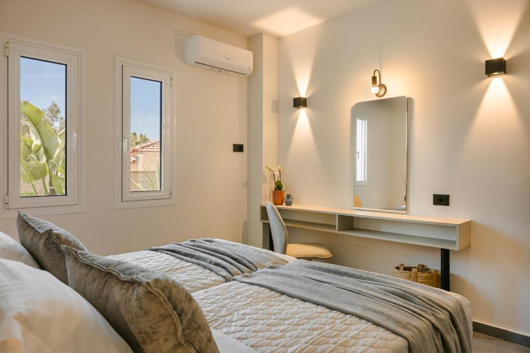 X Luxury Suites Аргостолион Екстериор снимка