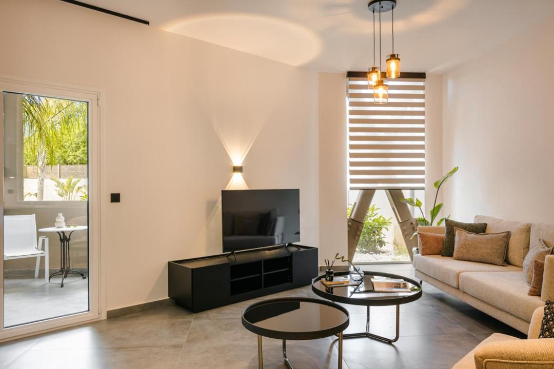X Luxury Suites Аргостолион Екстериор снимка